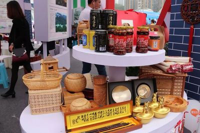 遵義元素閃耀第22屆重慶都市旅游節(jié) 土特產(chǎn)展臺(tái)成亮點(diǎn)